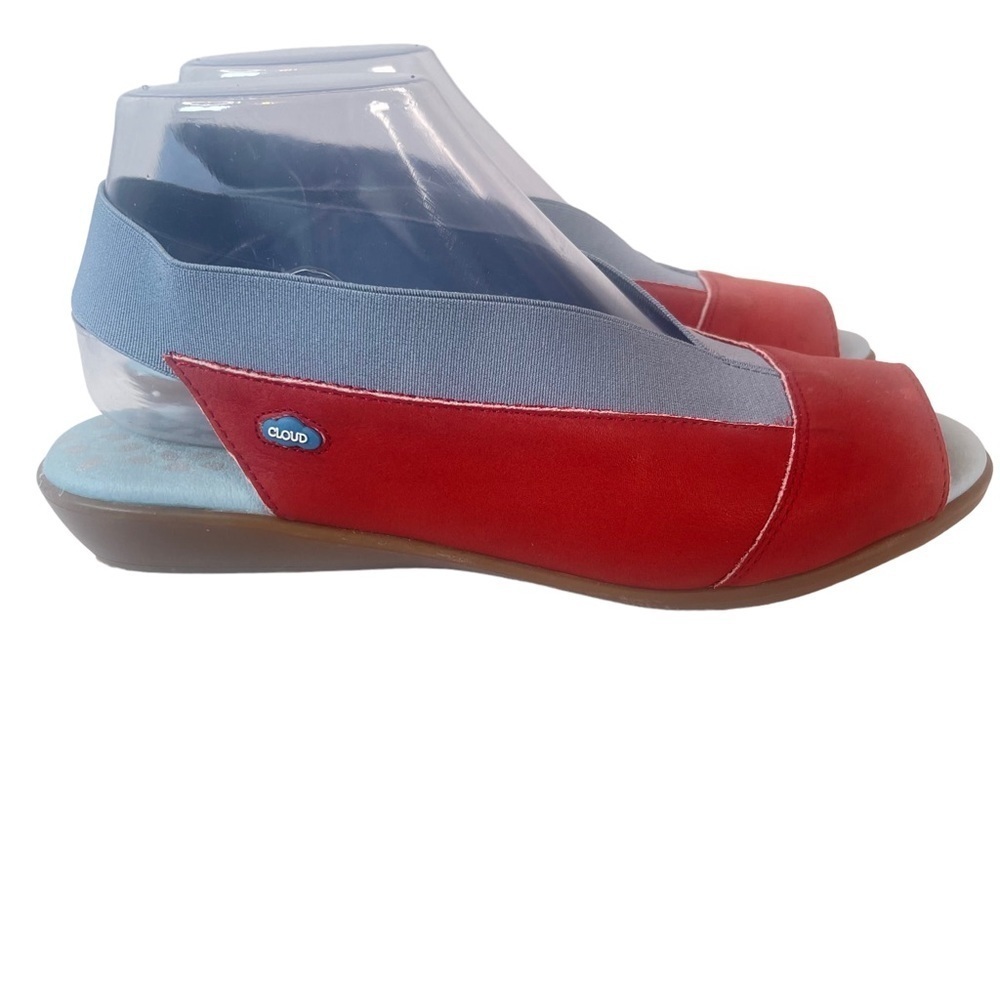Cloud Caliber Peep Toe Red Blue Comfort Technology Flat Sandal Shoe 7